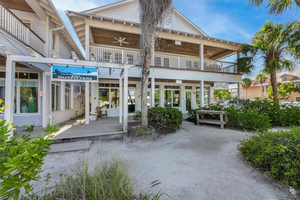 合同活跃: $1,250,000 (0 贝兹, 0 浴室, 2480 平方英尺)