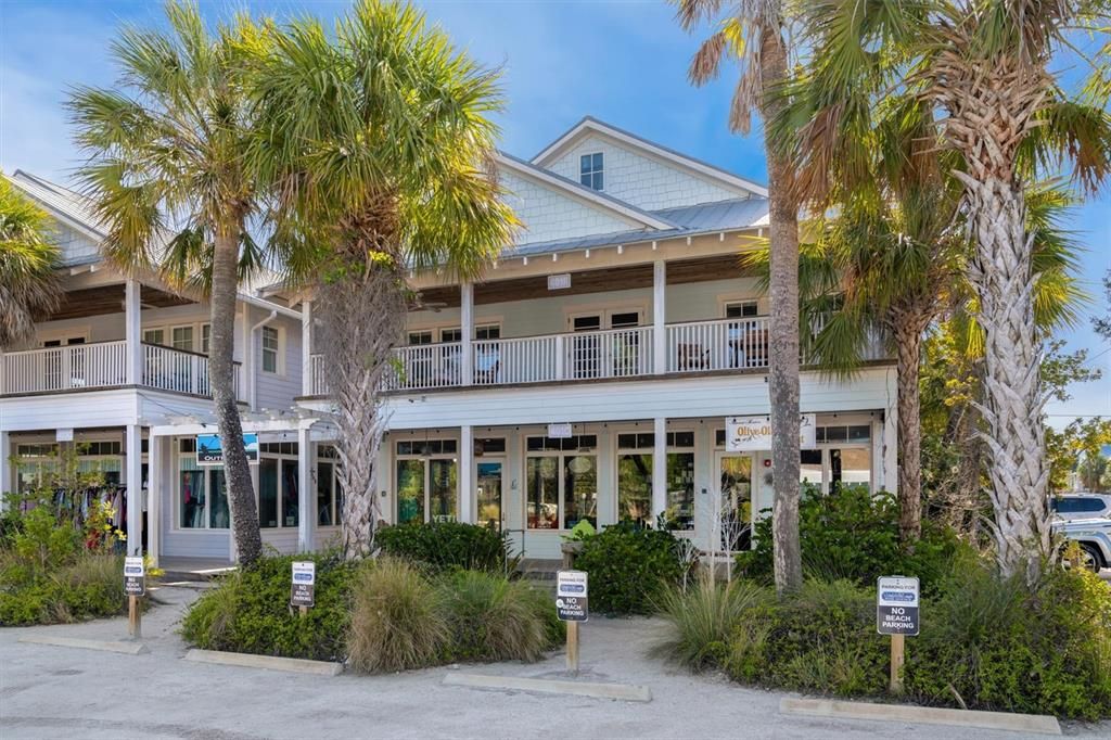 合同活跃: $1,250,000 (0 贝兹, 0 浴室, 2480 平方英尺)