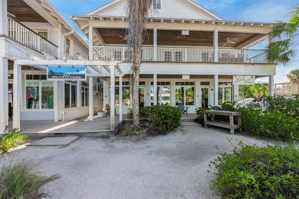 合同活跃: $1,250,000 (0 贝兹, 0 浴室, 2480 平方英尺)