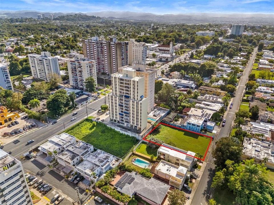 En Venta: $350,000 (0.32 acres)