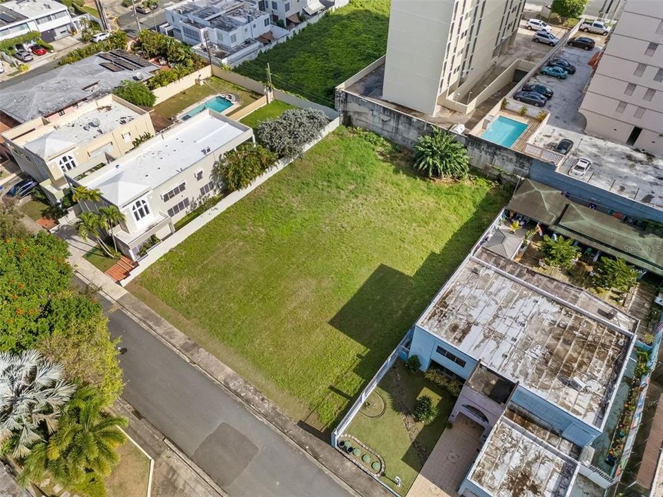 En Venta: $350,000 (0.32 acres)