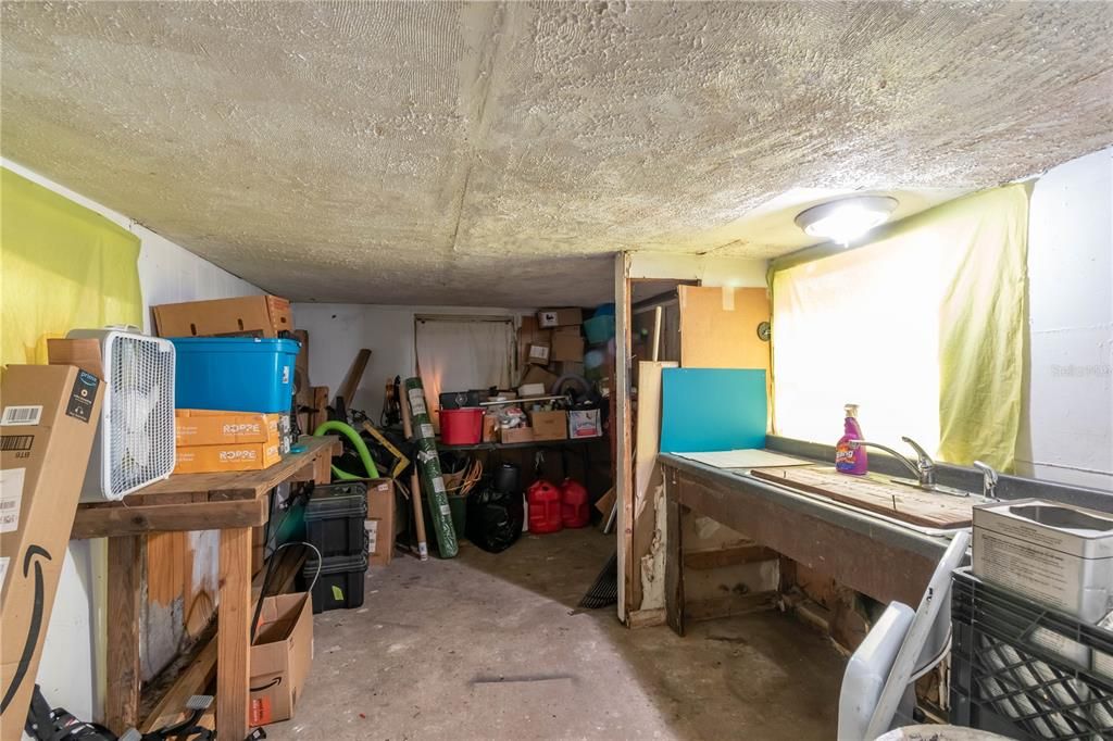 На продажу: $133,800 (2 спален, 1 ванн, 1186 Квадратных фут)