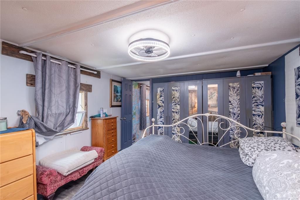 На продажу: $133,800 (2 спален, 1 ванн, 1186 Квадратных фут)