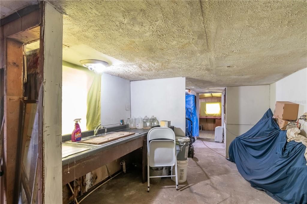 На продажу: $133,800 (2 спален, 1 ванн, 1186 Квадратных фут)