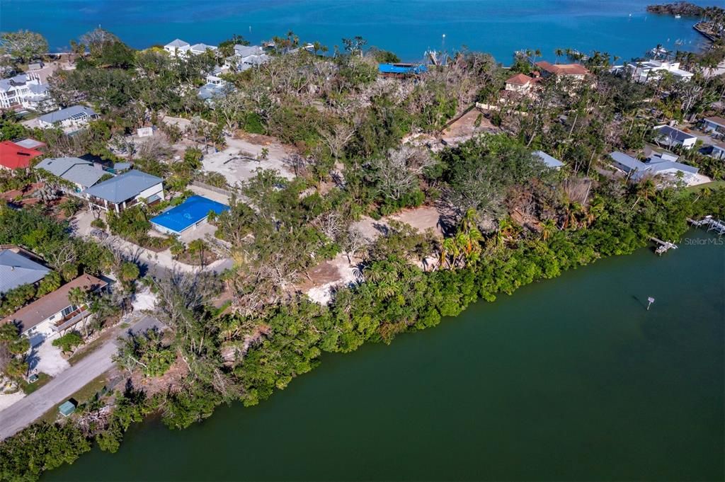 待售: $2,550,000 (0.91 acres)