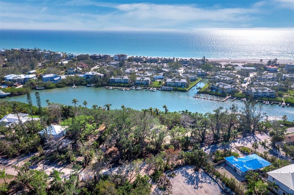 待售: $2,550,000 (0.91 acres)