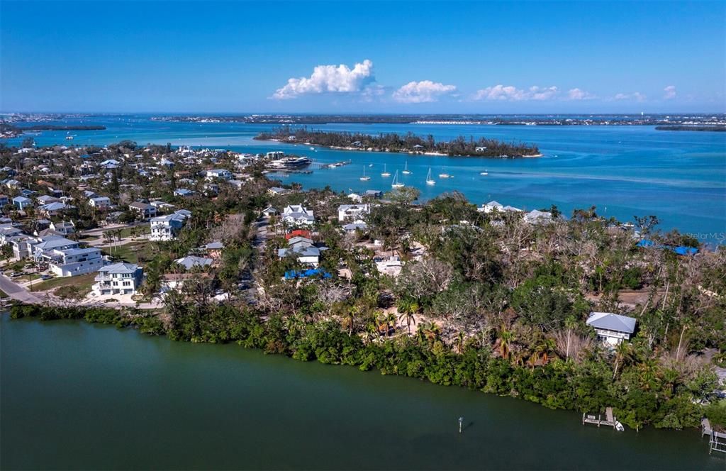 待售: $2,550,000 (0.91 acres)