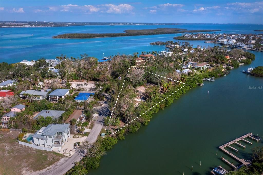 待售: $2,550,000 (0.91 acres)