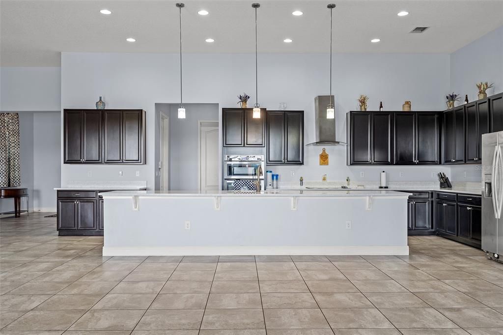 На продажу: $790,000 (5 спален, 4 ванн, 4094 Квадратных фут)