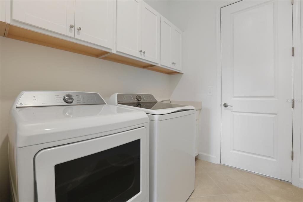 Active With Contract: $418,297 (3 beds, 2 baths, 2361 Square Feet)