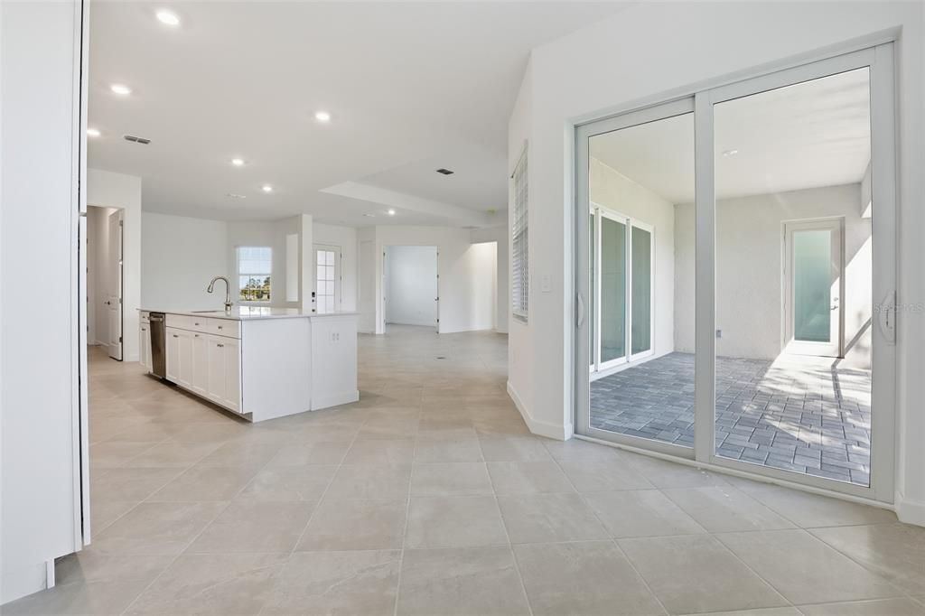 Active With Contract: $418,297 (3 beds, 2 baths, 2361 Square Feet)