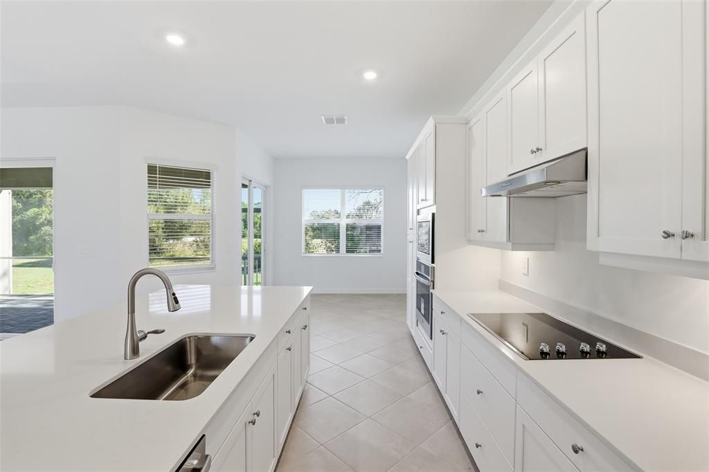 Active With Contract: $418,297 (3 beds, 2 baths, 2361 Square Feet)