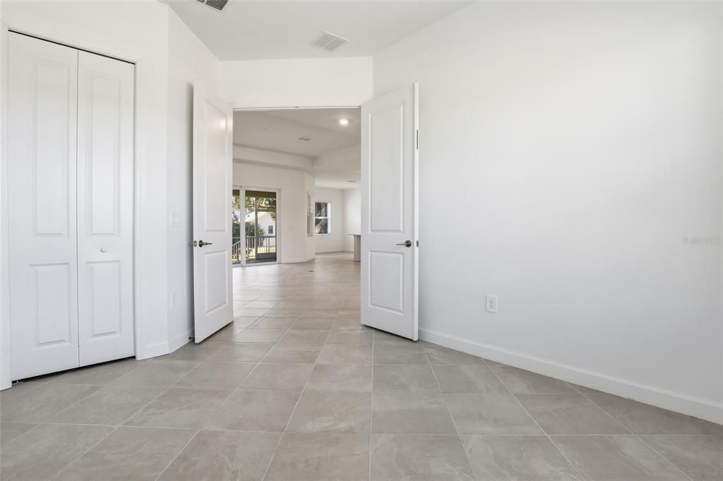 Active With Contract: $418,297 (3 beds, 2 baths, 2361 Square Feet)