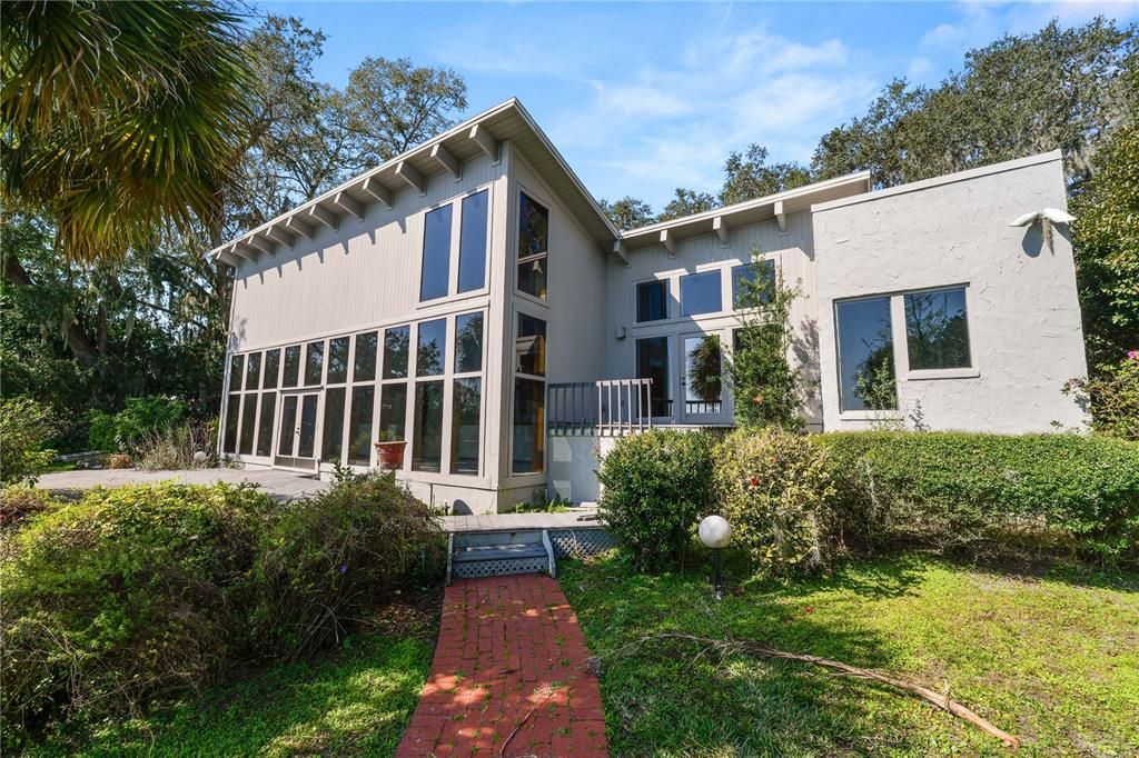 Recently Sold: $1,600,000 (4 beds, 3 baths, 4700 Square Feet)
