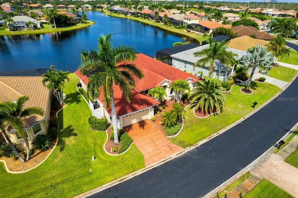 待售: $725,000 (4 贝兹, 3 浴室, 2482 平方英尺)