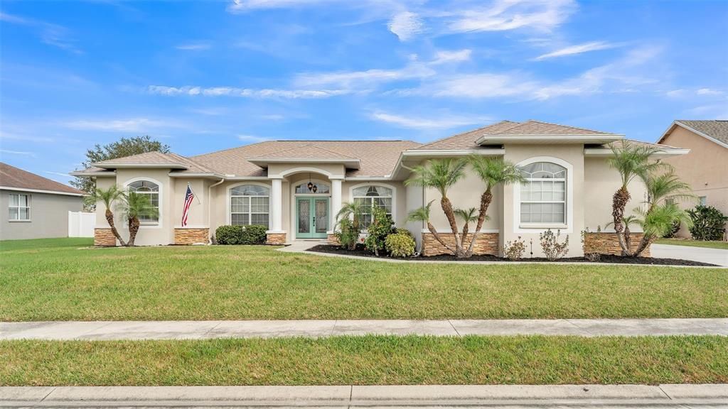 Recently Sold: $440,000 (4 beds, 3 baths, 2518 Square Feet)