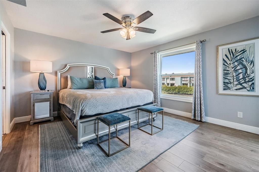 For Sale: $2,200,000 (5 beds, 4 baths, 3281 Square Feet)