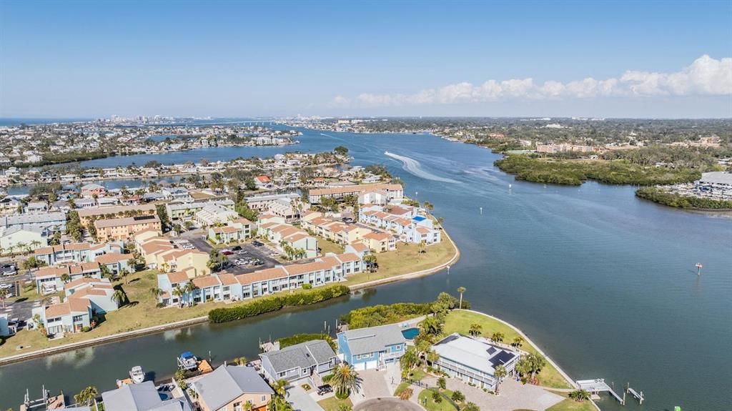 For Sale: $2,200,000 (5 beds, 4 baths, 3281 Square Feet)