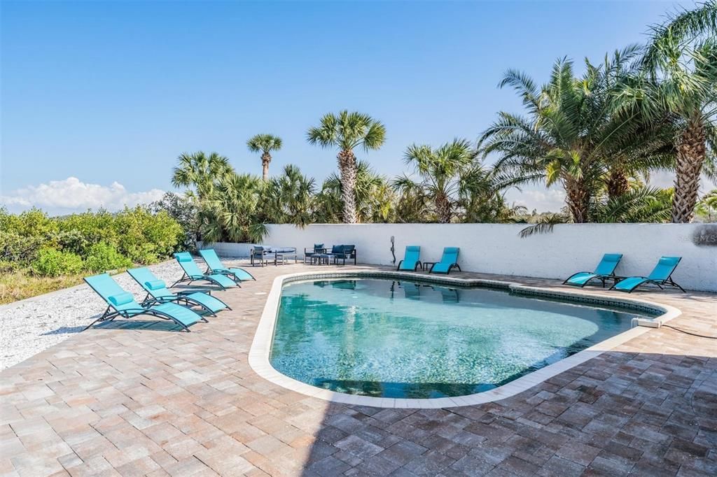 For Sale: $2,200,000 (5 beds, 4 baths, 3281 Square Feet)