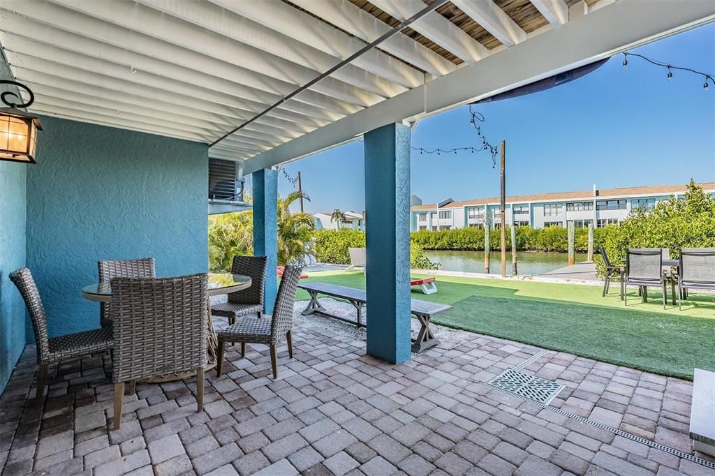 For Sale: $2,200,000 (5 beds, 4 baths, 3281 Square Feet)