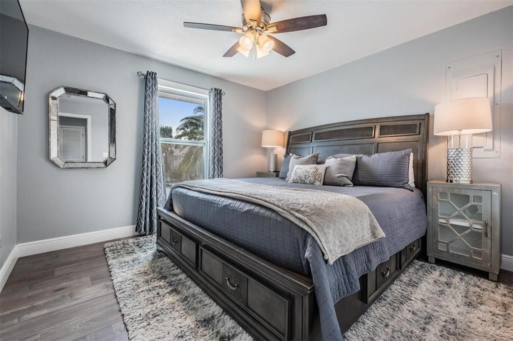 For Sale: $2,200,000 (5 beds, 4 baths, 3281 Square Feet)