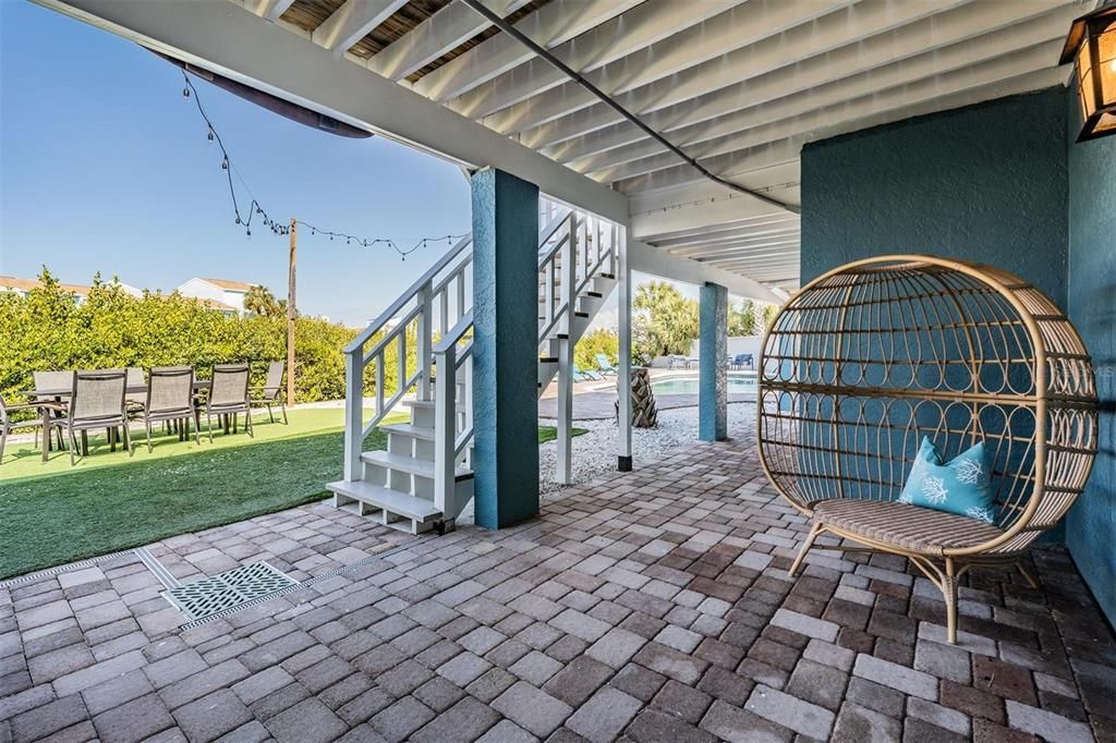 For Sale: $2,200,000 (5 beds, 4 baths, 3281 Square Feet)