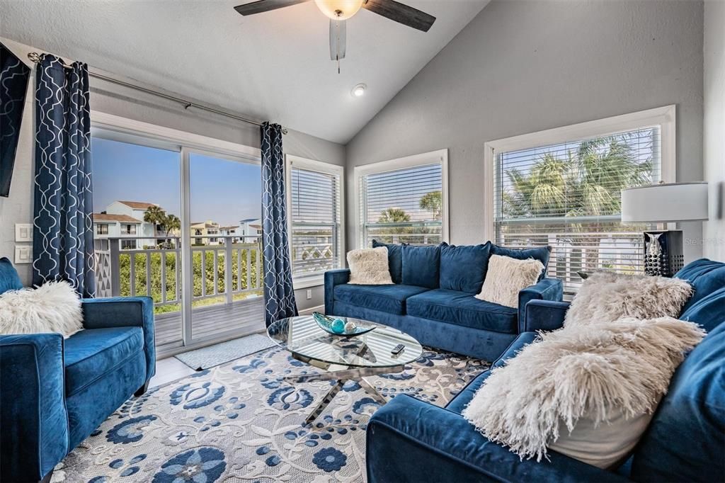 For Sale: $2,200,000 (5 beds, 4 baths, 3281 Square Feet)