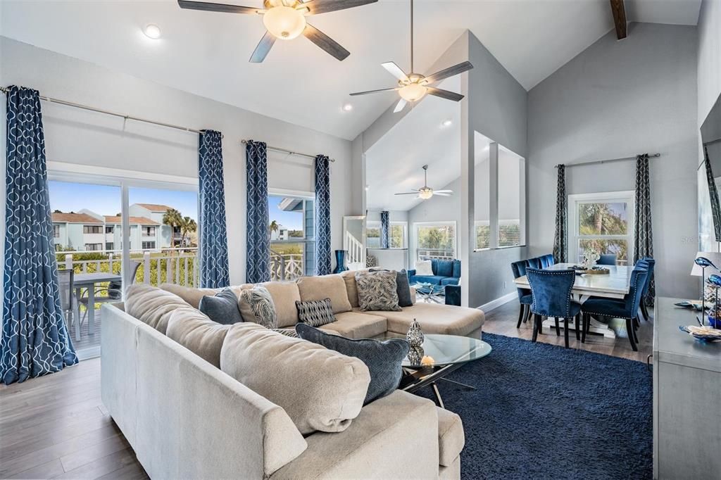 For Sale: $2,200,000 (5 beds, 4 baths, 3281 Square Feet)