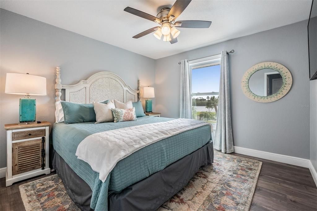 For Sale: $2,200,000 (5 beds, 4 baths, 3281 Square Feet)