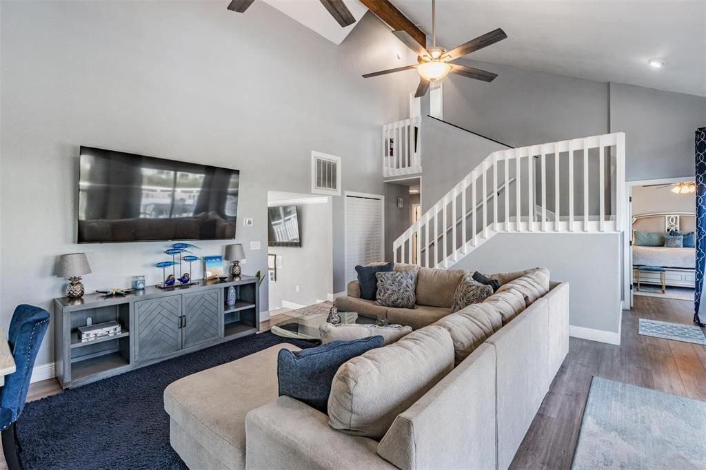 For Sale: $2,200,000 (5 beds, 4 baths, 3281 Square Feet)