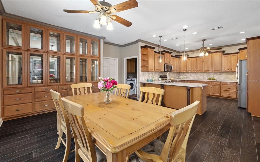 For Sale: $1,425,000 (6 beds, 5 baths, 4808 Square Feet)