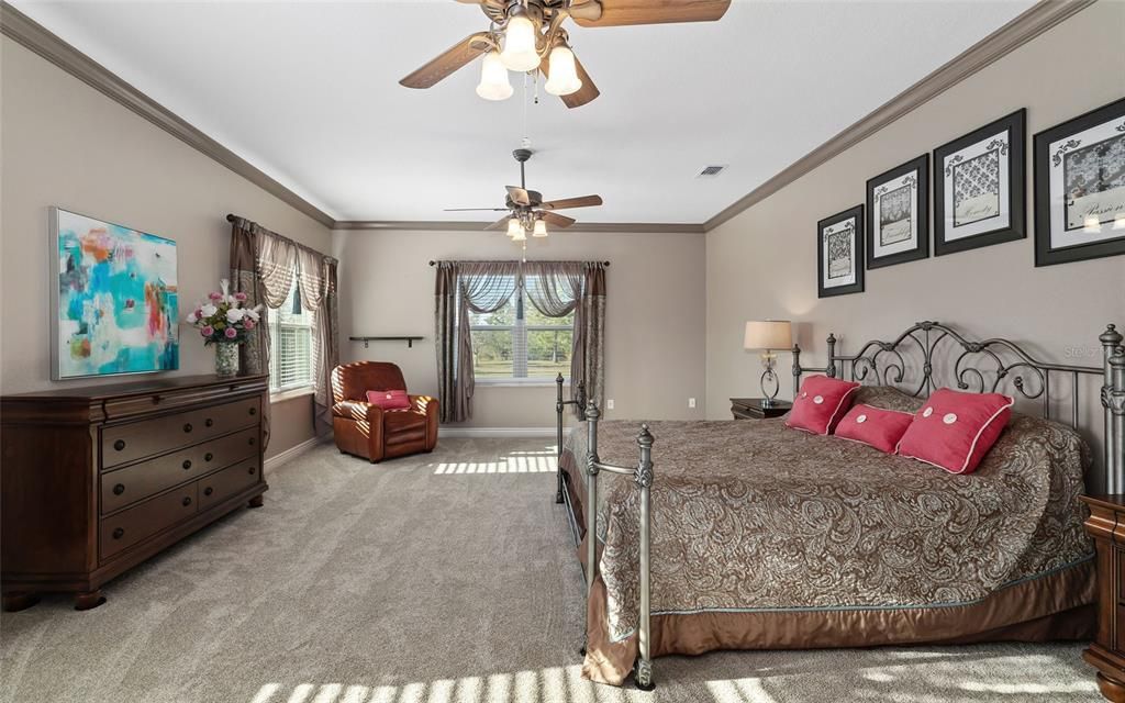 For Sale: $1,425,000 (6 beds, 5 baths, 4808 Square Feet)