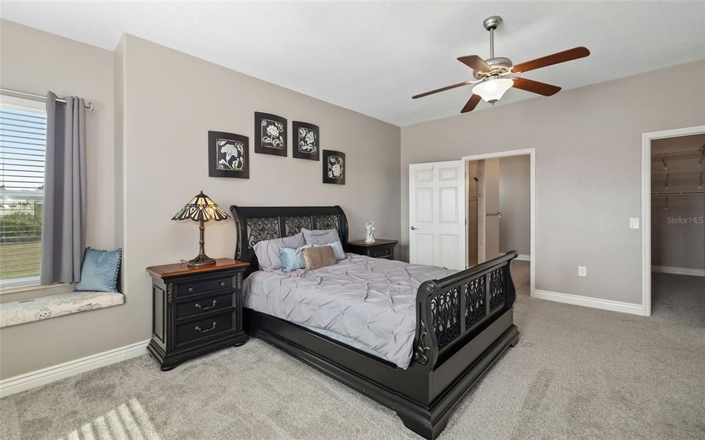 For Sale: $1,425,000 (6 beds, 5 baths, 4808 Square Feet)