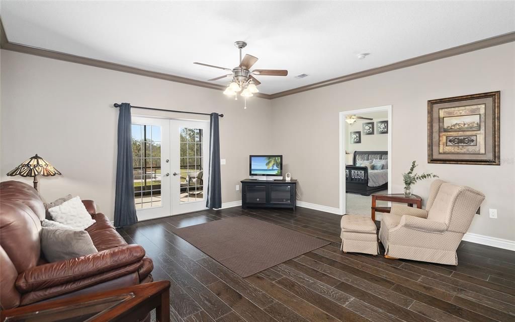 For Sale: $1,425,000 (6 beds, 5 baths, 4808 Square Feet)