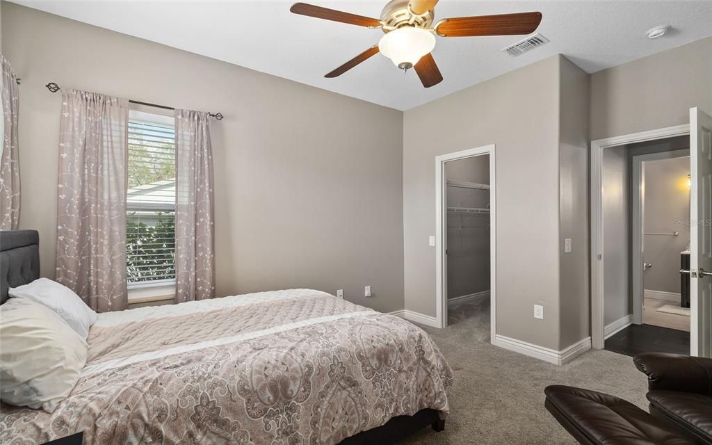 For Sale: $1,425,000 (6 beds, 5 baths, 4808 Square Feet)