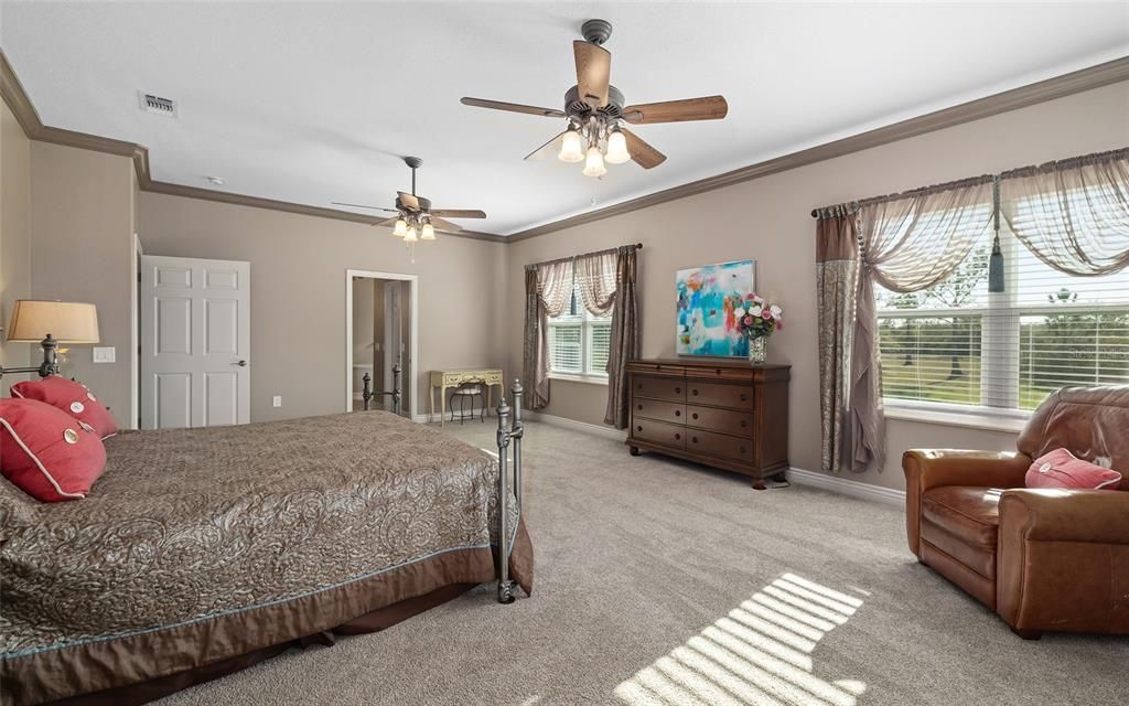 For Sale: $1,425,000 (6 beds, 5 baths, 4808 Square Feet)