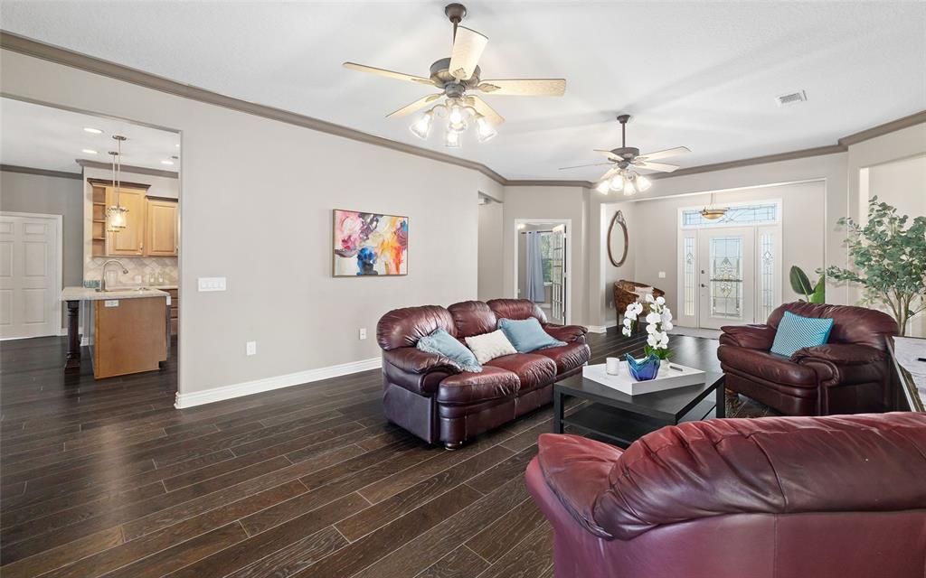 For Sale: $1,425,000 (6 beds, 5 baths, 4808 Square Feet)