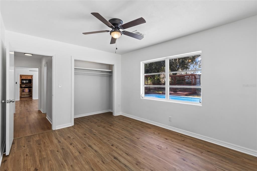 Activo con contrato: $310,000 (3 camas, 2 baños, 1963 Pies cuadrados)