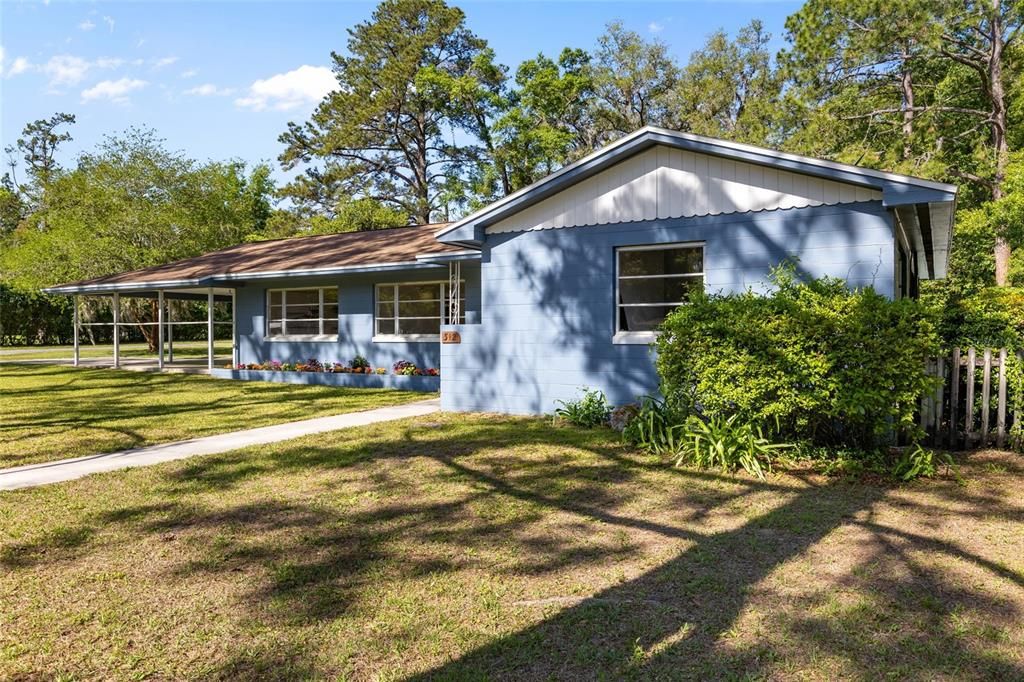 Activo con contrato: $310,000 (3 camas, 2 baños, 1963 Pies cuadrados)