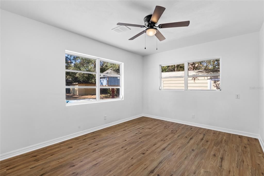 Activo con contrato: $310,000 (3 camas, 2 baños, 1963 Pies cuadrados)