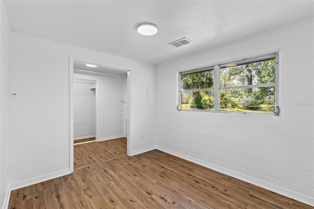 Activo con contrato: $310,000 (3 camas, 2 baños, 1963 Pies cuadrados)