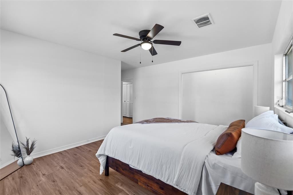 Activo con contrato: $310,000 (3 camas, 2 baños, 1963 Pies cuadrados)