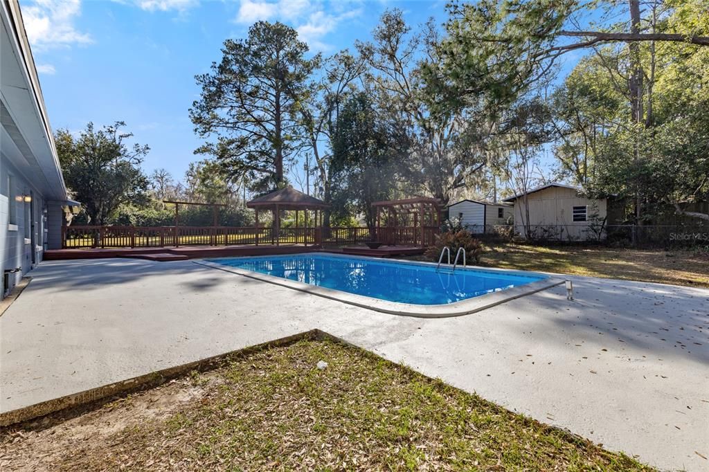 Activo con contrato: $310,000 (3 camas, 2 baños, 1963 Pies cuadrados)