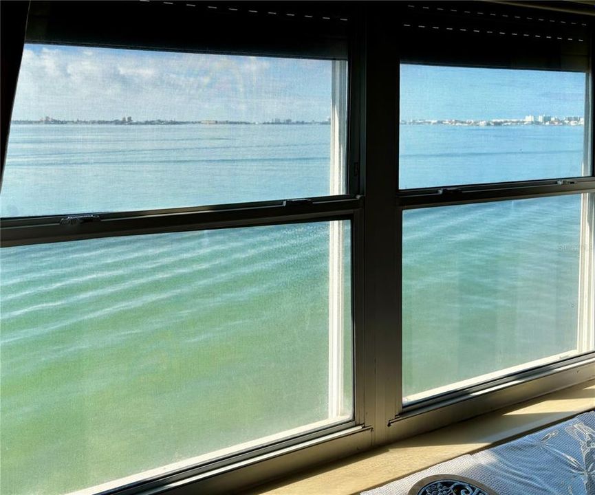 На продажу: $274,900 (2 спален, 2 ванн, 1450 Квадратных фут)