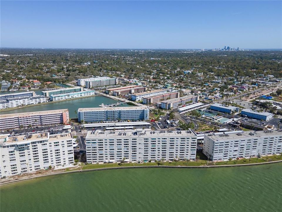 На продажу: $274,900 (2 спален, 2 ванн, 1450 Квадратных фут)