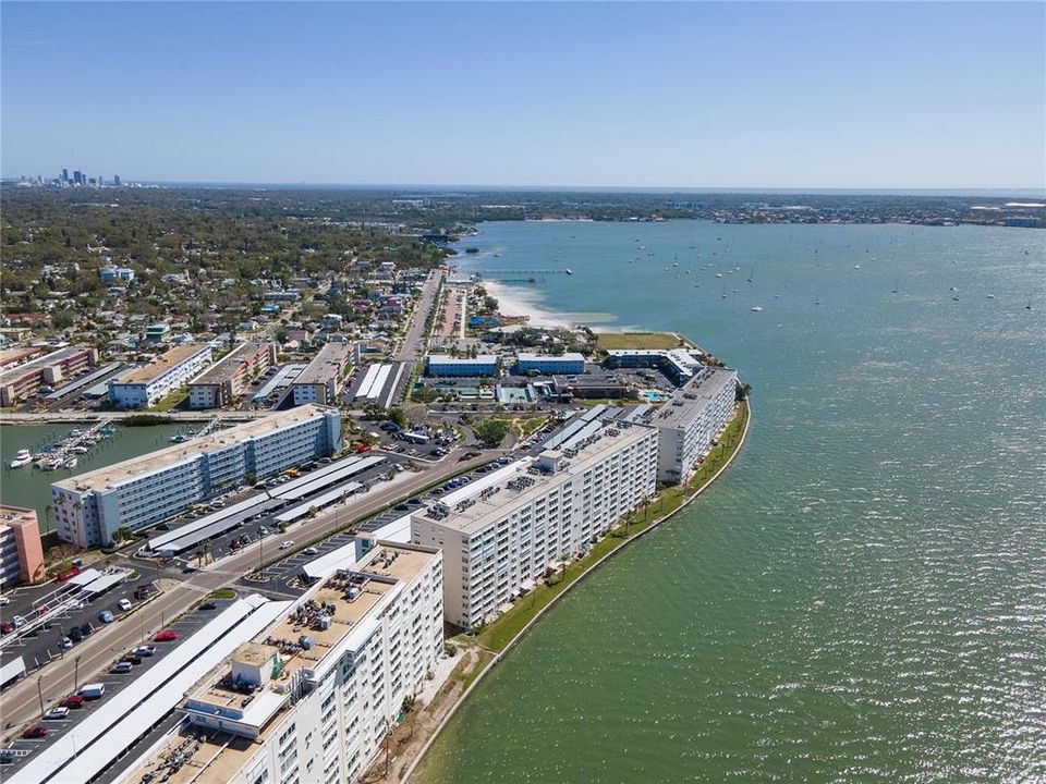 На продажу: $274,900 (2 спален, 2 ванн, 1450 Квадратных фут)