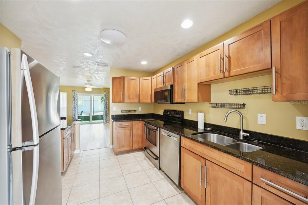Active With Contract: $219,900 (2 beds, 2 baths, 1516 Square Feet)