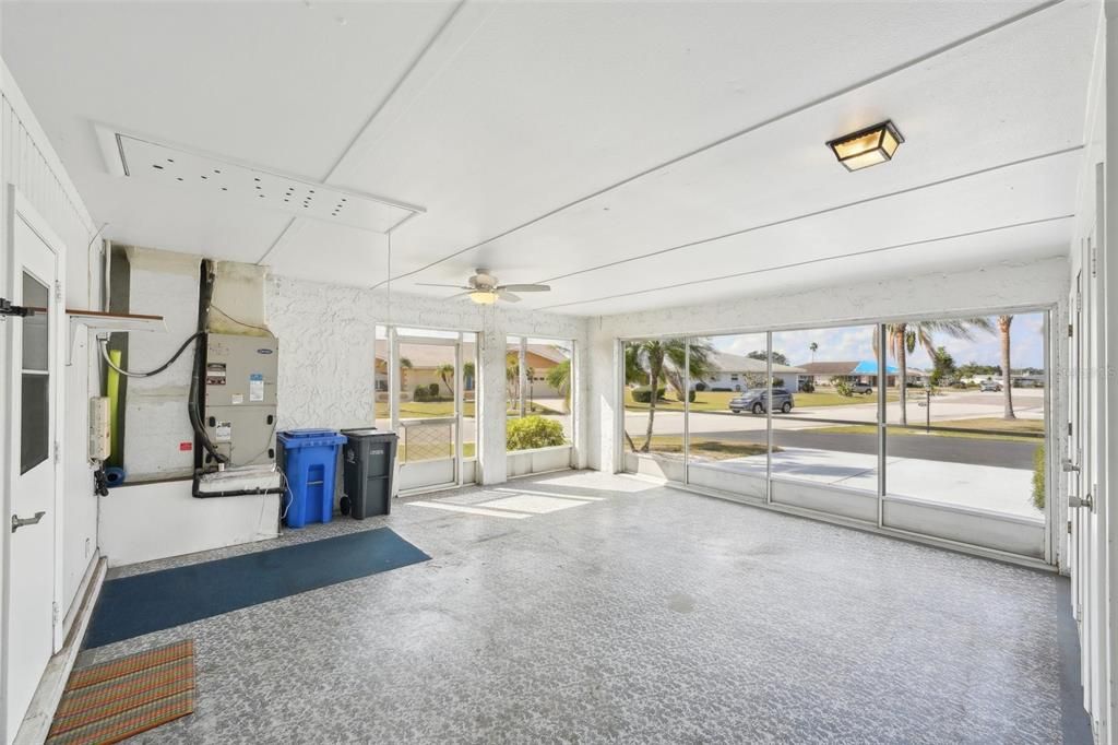 Active With Contract: $219,900 (2 beds, 2 baths, 1516 Square Feet)