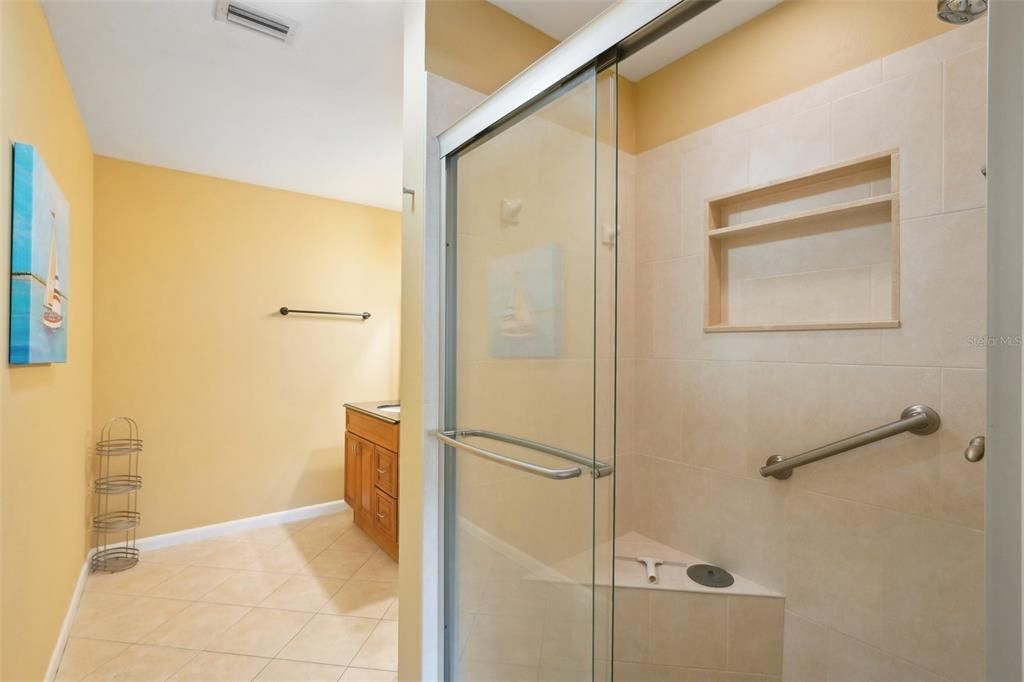 Active With Contract: $219,900 (2 beds, 2 baths, 1516 Square Feet)