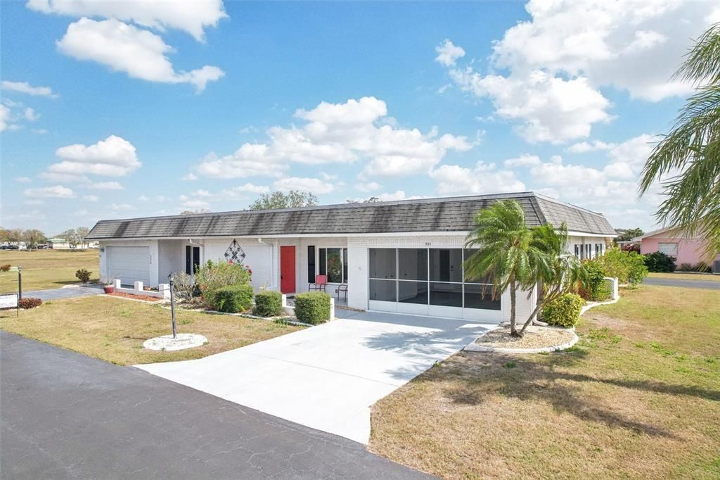 Active With Contract: $219,900 (2 beds, 2 baths, 1516 Square Feet)